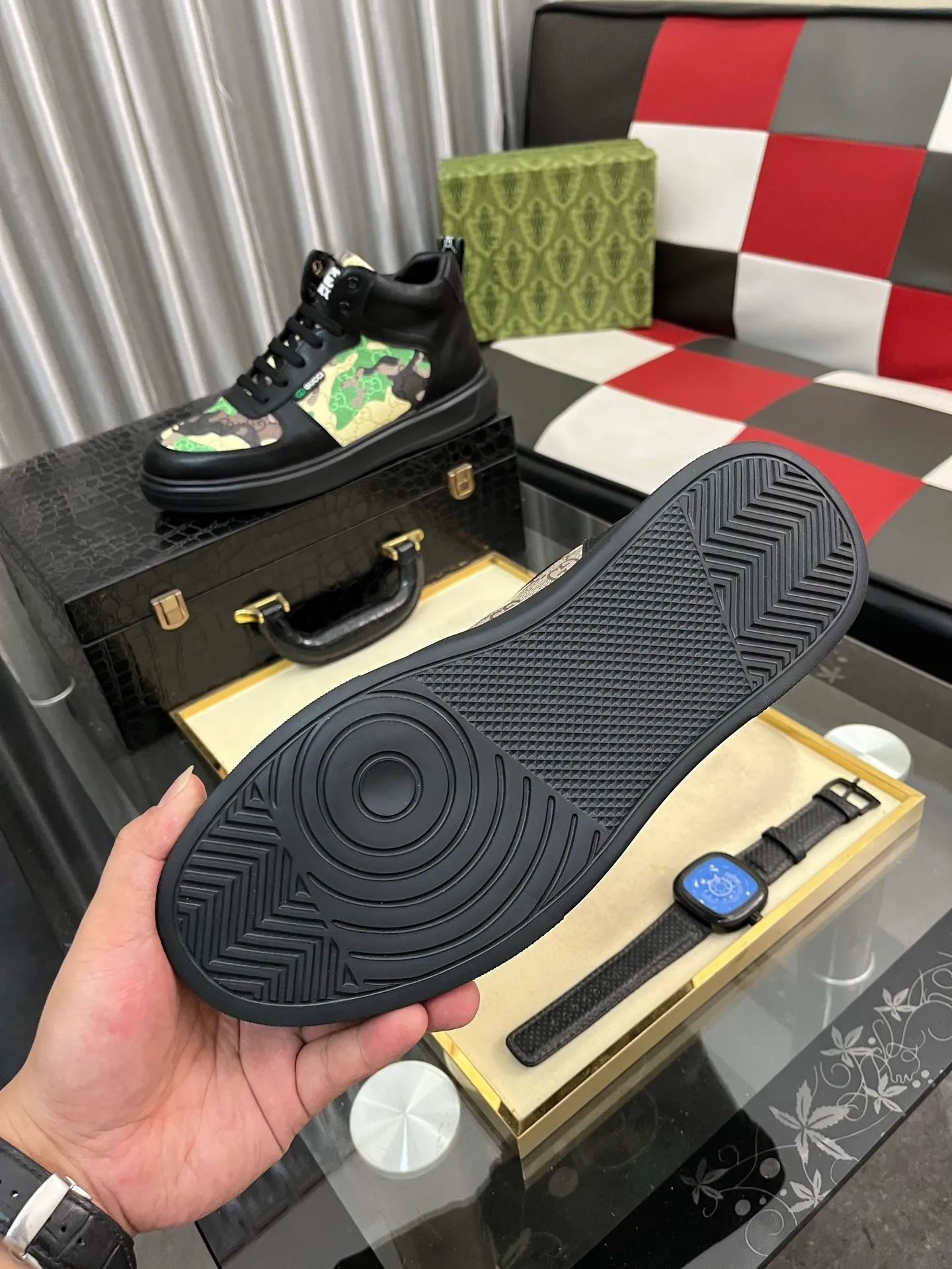 Men's shoes💰: 420⌚️⌚️[GUCCI sheepskin lining] Men's classic Gucci high-top casual shoes, original quality💯The upper is made of imported Italian cowhide and sheepskin lining, with fine workmanship and high-end atmosphere. Has a fashionable and exemplary look. Original rubber wear-resistant outsole. Code number: 38-44